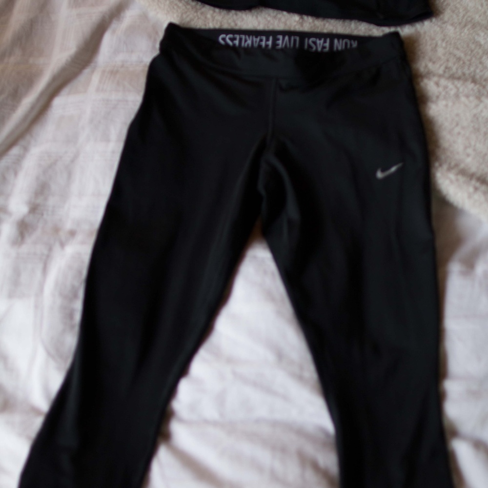 Nike drawstring crop running pants NWOT